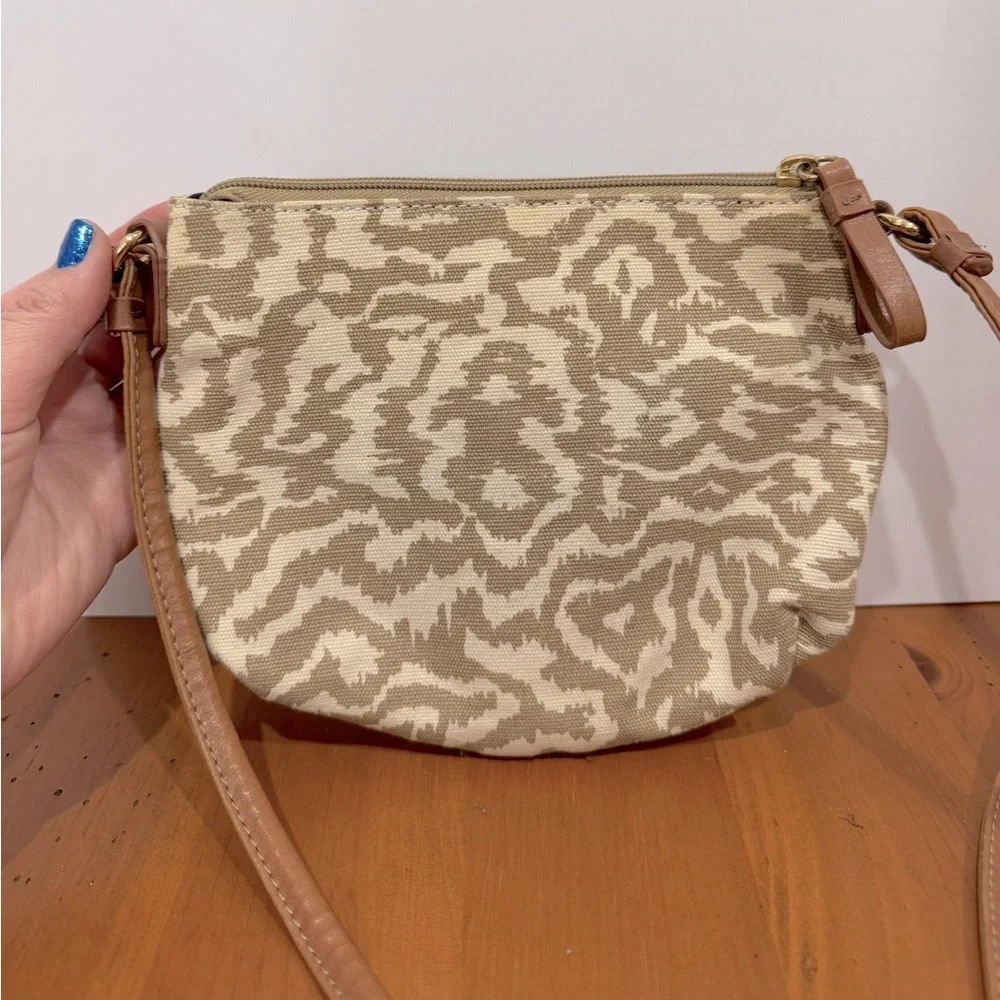 Tommy Hilfiger crossbody in tan and cream with leather strap - Picture 2 of 9